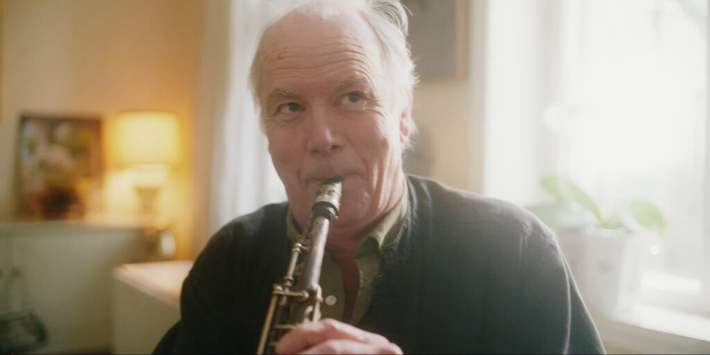 Mikael Cinthio plays soprano saxophone